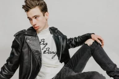 Alica Font by F2 Gallery — Script Handwritten Font — thumbnail 6