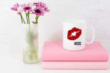 Cosmetics Makenp by PraewDesigns — Dingbats Font — thumbnail 6