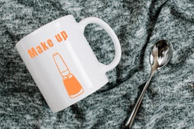 Make Up by Suphitchaya — Dingbats Font — thumbnail 8