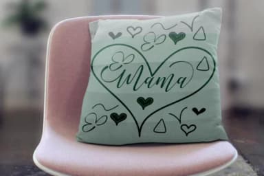 Love Malia Font by art design — Script Handwritten Font — thumbnail 8