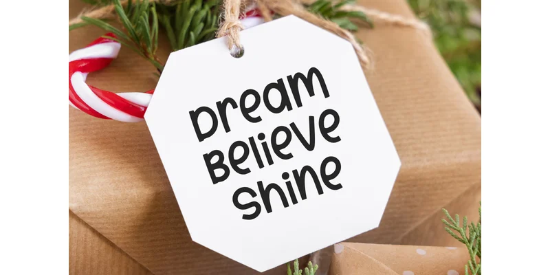 Holiday Christmas Font by Minimalist Eyes — Display Font — thumbnail 4