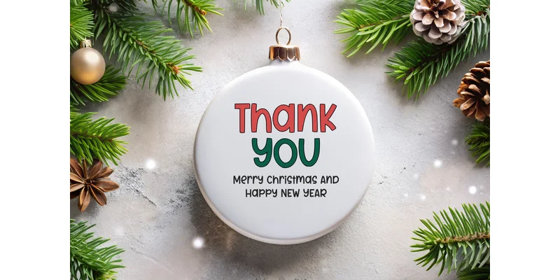 Holiday Christmas Font by Minimalist Eyes — Display Font — thumbnail 7