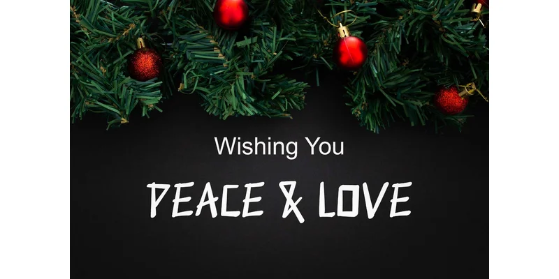 Santa Display Font by yogaletter6 — Display Font — thumbnail 3