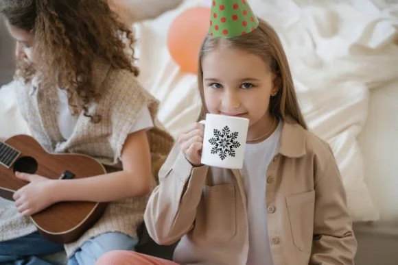 Snowflakes of Happiness by MOMAT THIRTYONE — Dingbats Font — thumbnail 7
