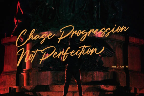 Holly Wings Font by Maulana Creative — Script Handwritten Font — thumbnail 2